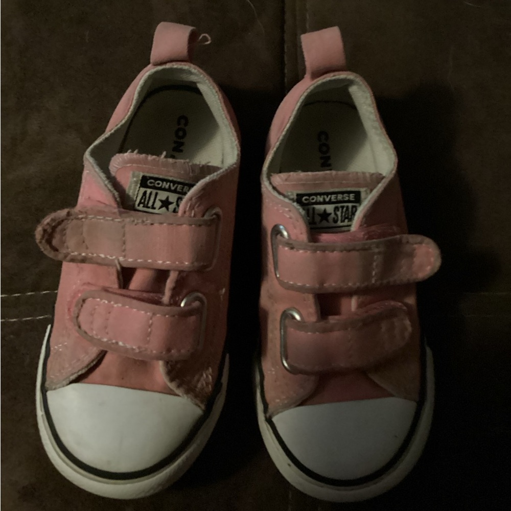Gently Used Toddler Girl Size Sneakers, size 8. Converse Pink and White